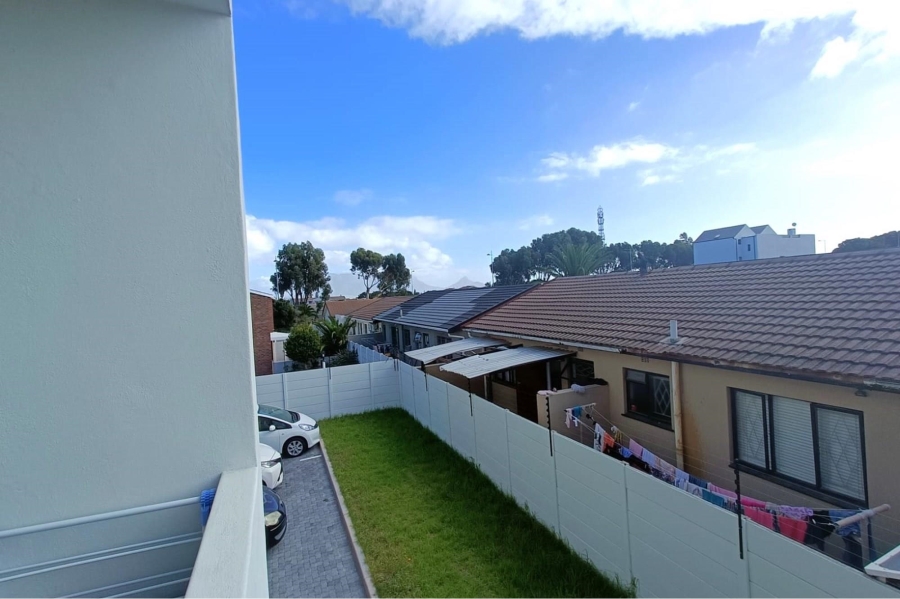 To Let 1 Bedroom Property for Rent in Table View Western Cape